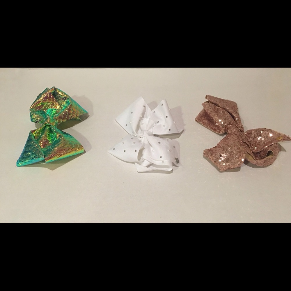 SOLD******JoJo Siwa hair bows